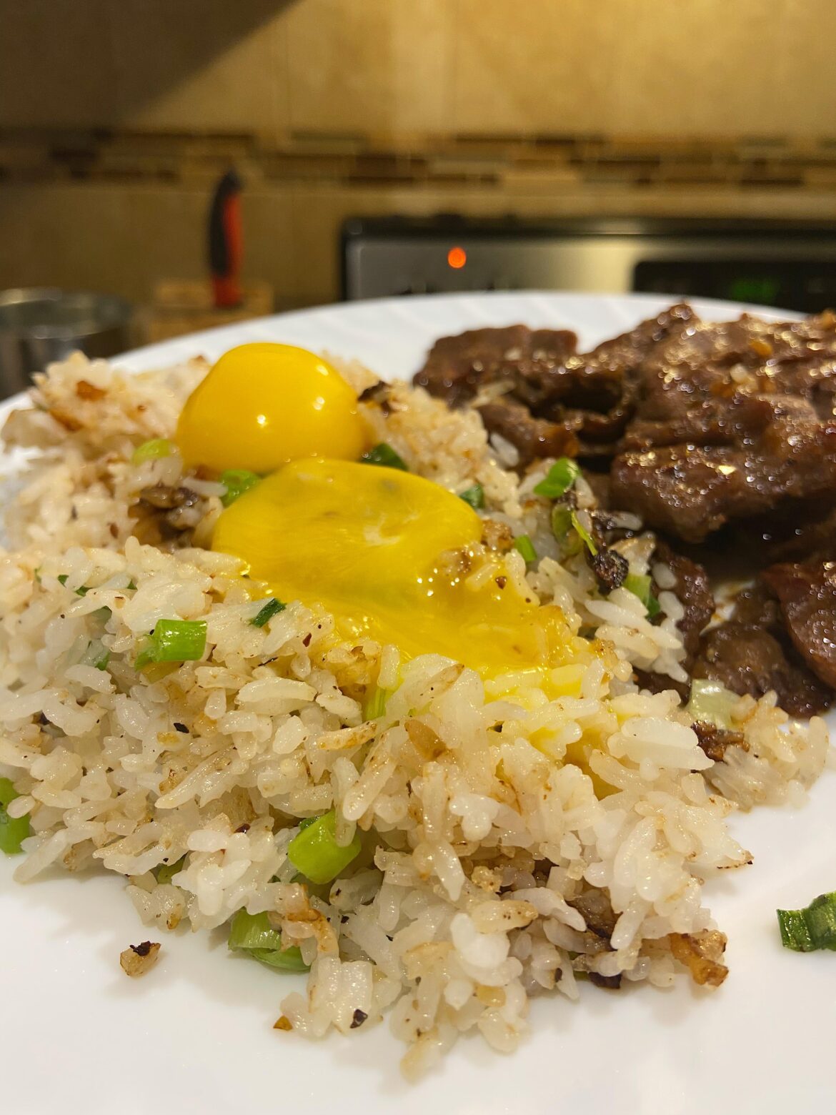 Love to mix the egg yolk with fried rice 😋