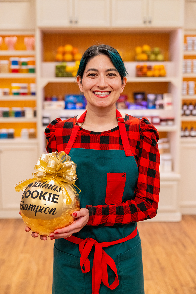 0325 Food Network Christmas Cookie Challege Ep Winner Jossie Lukacik