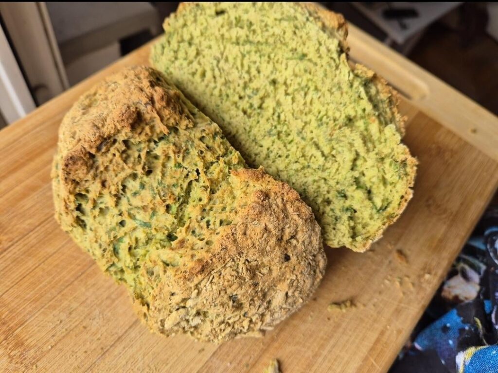 Finally got to try making soda bread with wild garlic thanks to a coworker who picked it himself and let me have some