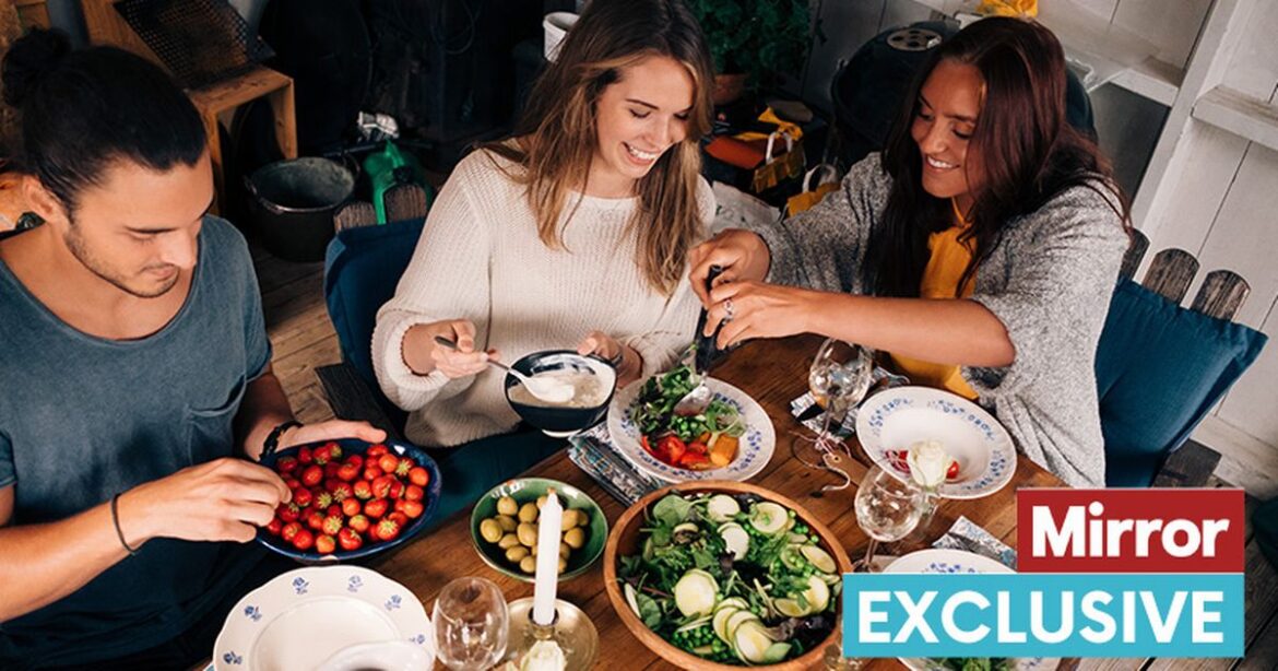 ‘I’m a nutritionist – here’s how to eat your favourite food and still look great for summer’ Ipso logo