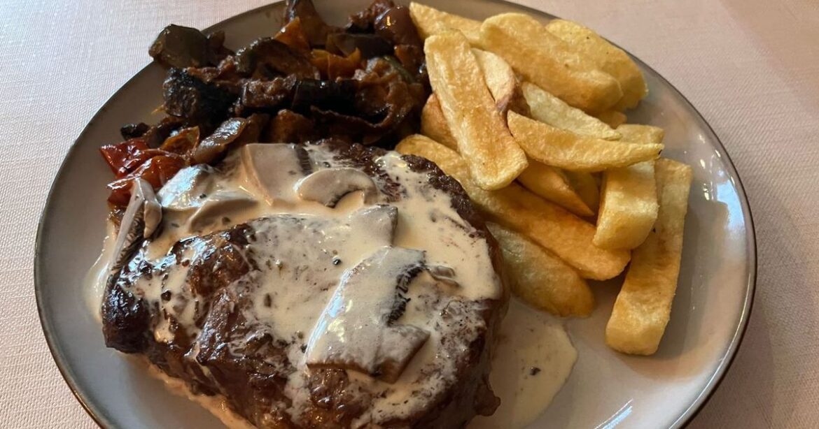 I tried the cosy Portuguese restaurant in Hull's Newland Avenue