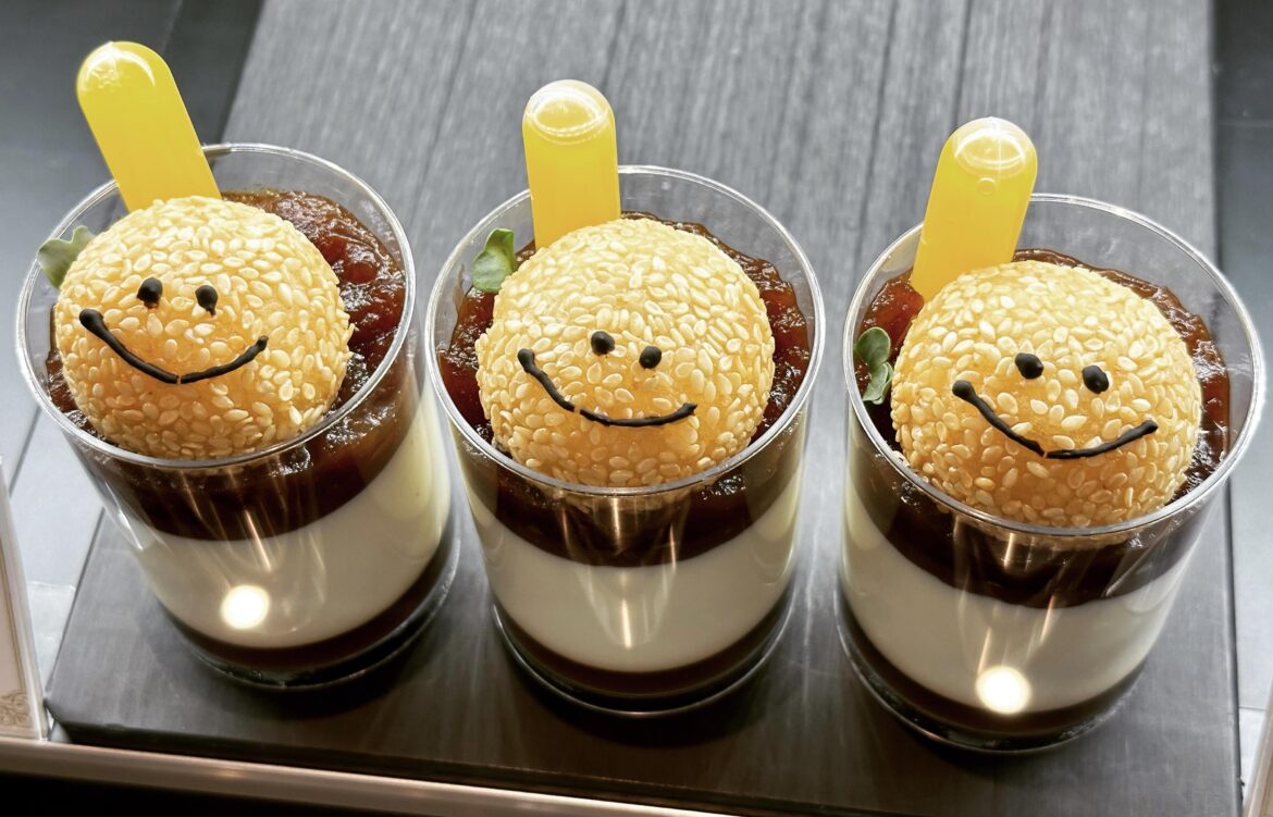 Sesame ball with red bean jelly and coconut pudding
