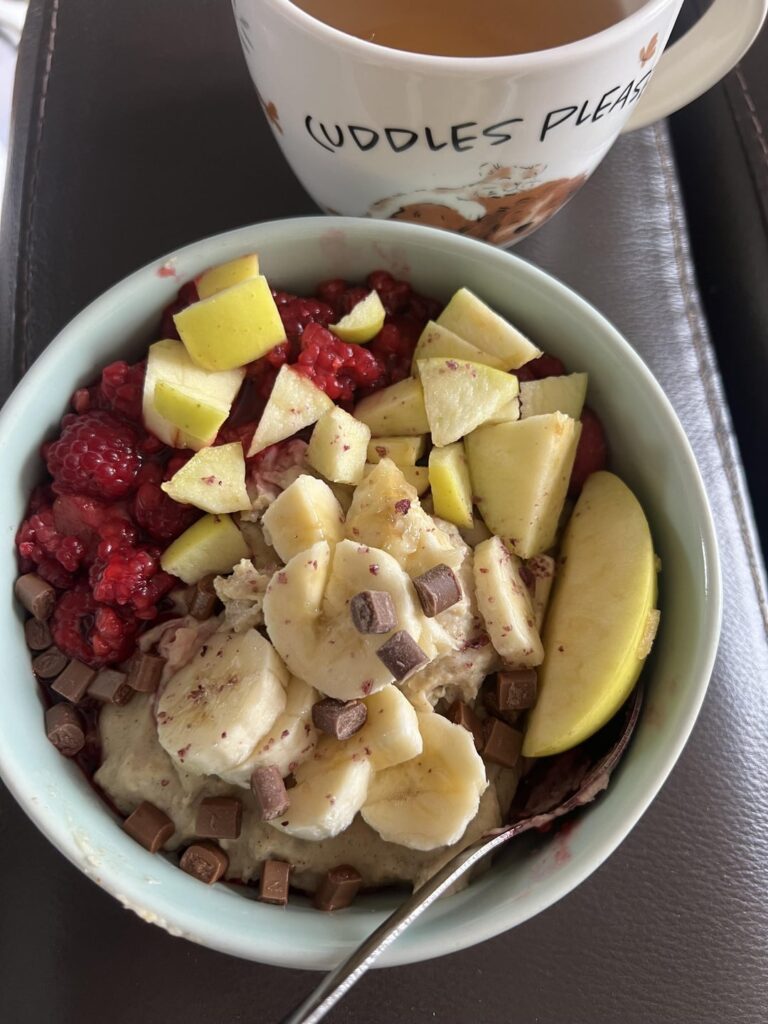 Breakfast oat medley. GET YOURSELF BLUEBERRY SALT and BLEND YOUR OATS 😩