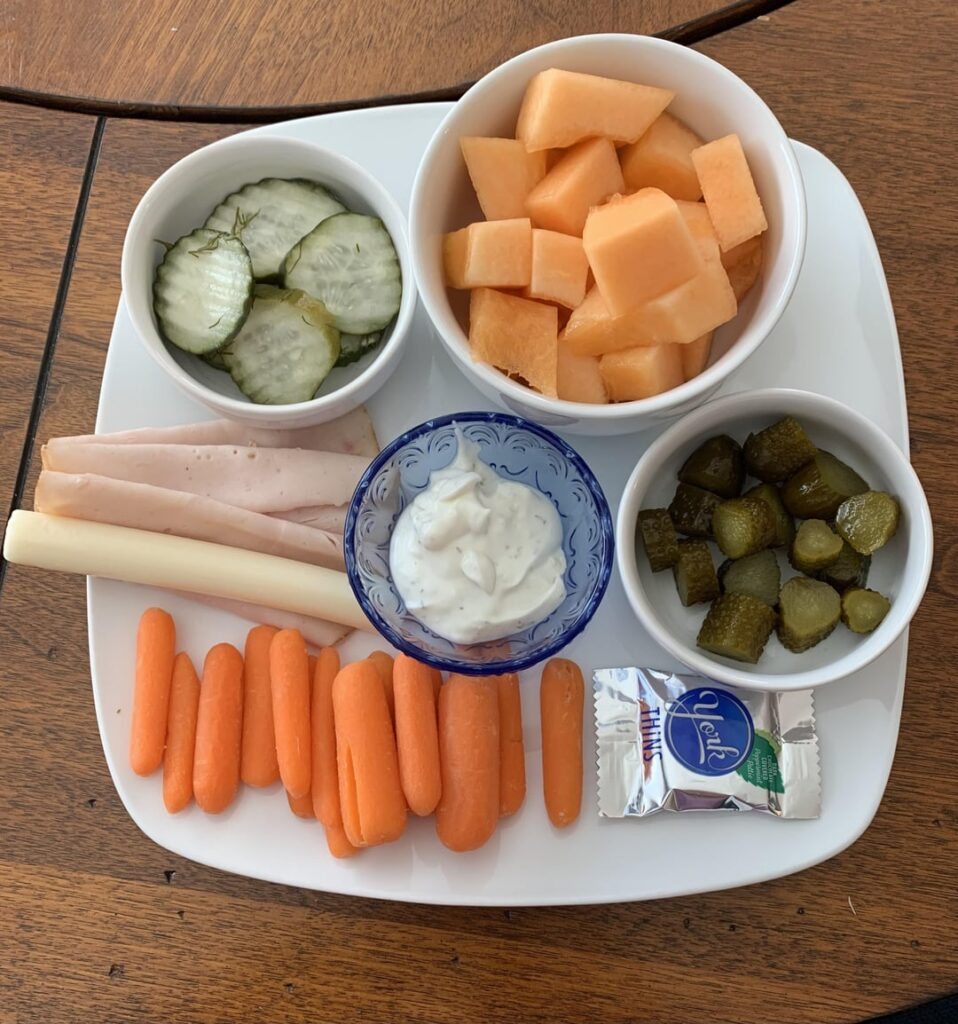 I’m going out for tacos and cocktails tonight so I wanted a snacky, volume heavy lunch. 291 cals.