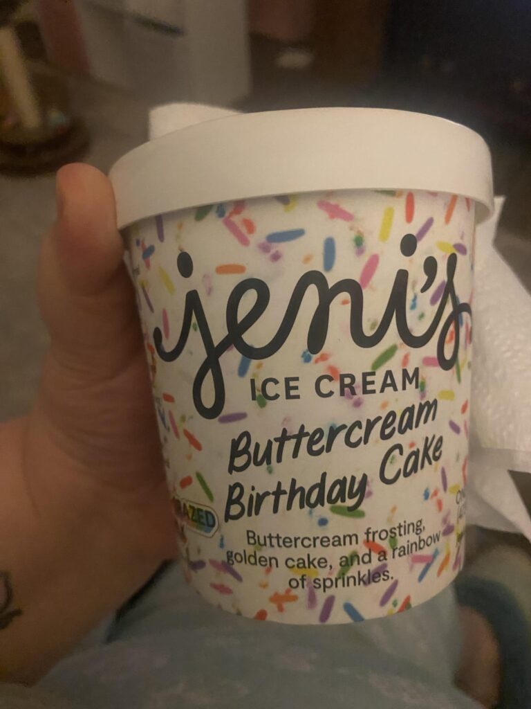 Jenis buttercream birthday cake