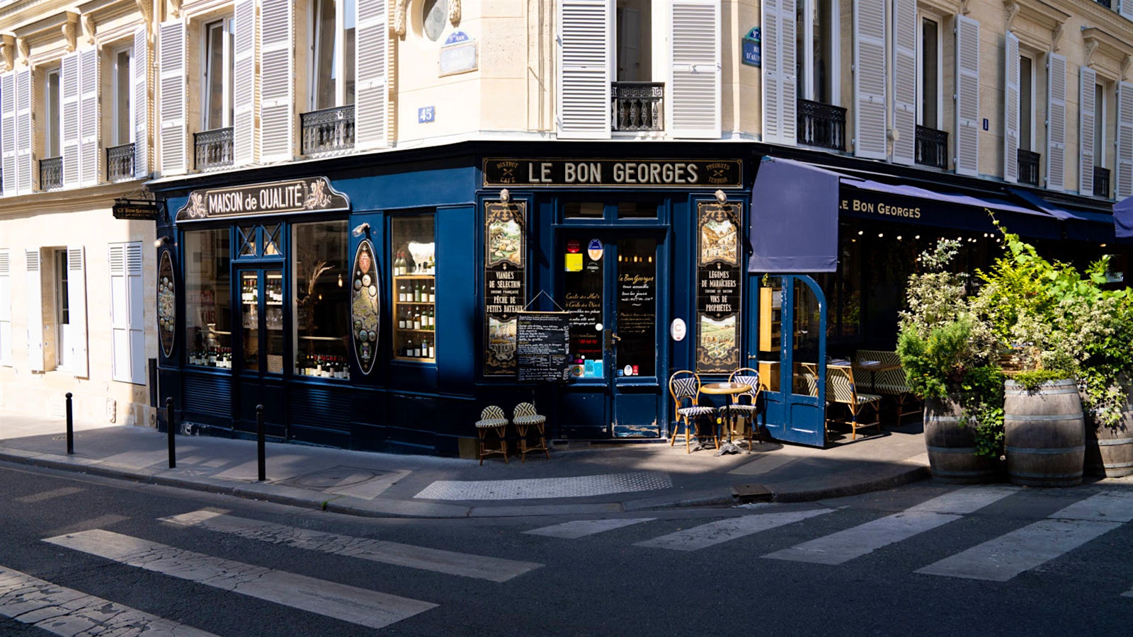  The blue exterior of Le Bon Georges in Paris