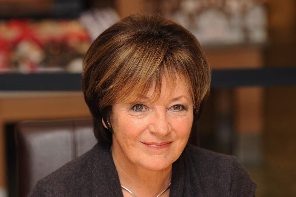 Delia Smith gives damning verdict on modern French cuisine Delia Smith gives damning verdict on modern French cuisine