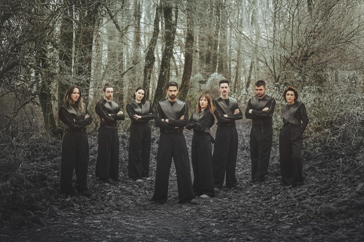 This New French Restaurant Is In A Secret Forest, Where Guests Arrive Blindfolded This New French Restaurant Is In A Secret Forest, Where Guests Arrive Blindfolded