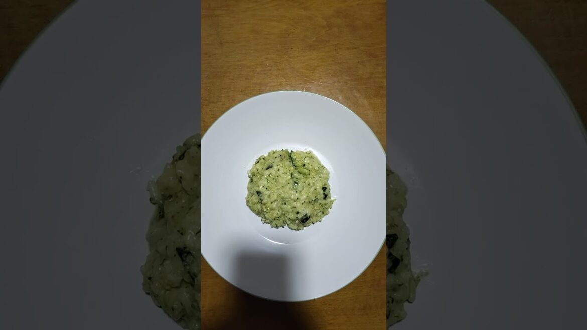 Risotto with zucchini stracchino lemon and pistachio #risotto #homemade #food #italy #asmr #shorts