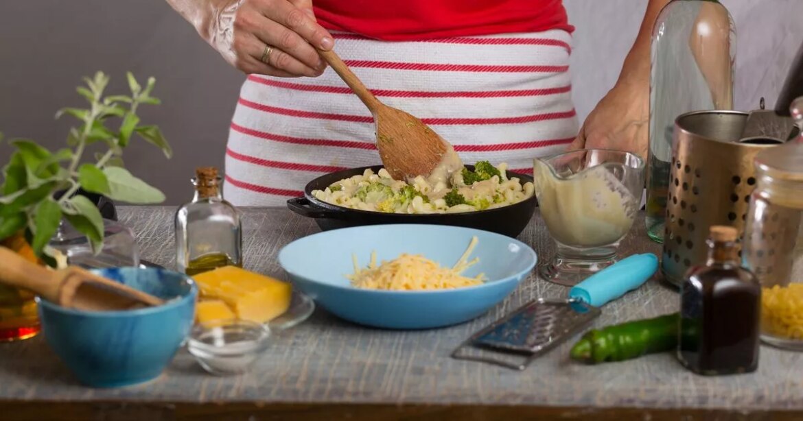 Jamie Oliver's 'delicious' halloumi and pasta recipe using just 5 ingredients