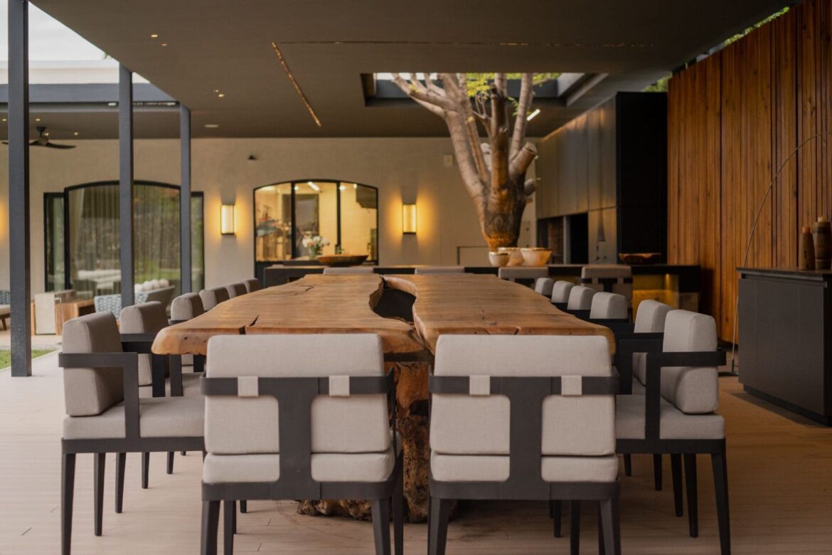 New Spirited Asado Combines Mendoza’s Local Distillates with Traditional Argentine Cooking at SB Winemaker’s House & Spa Suites New Spirited Asado Combines Mendoza’s Local Distillates with Traditional Argentine Cooking at SB Winemaker's House & Spa Suites