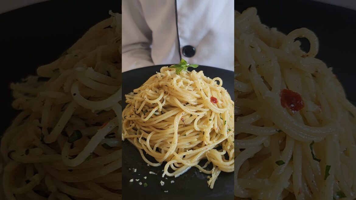 Spaghetti Aglio e Olio Recipe – Easy & Authentic Italian Pasta! | #Spahetti #pasta #recipe #food
