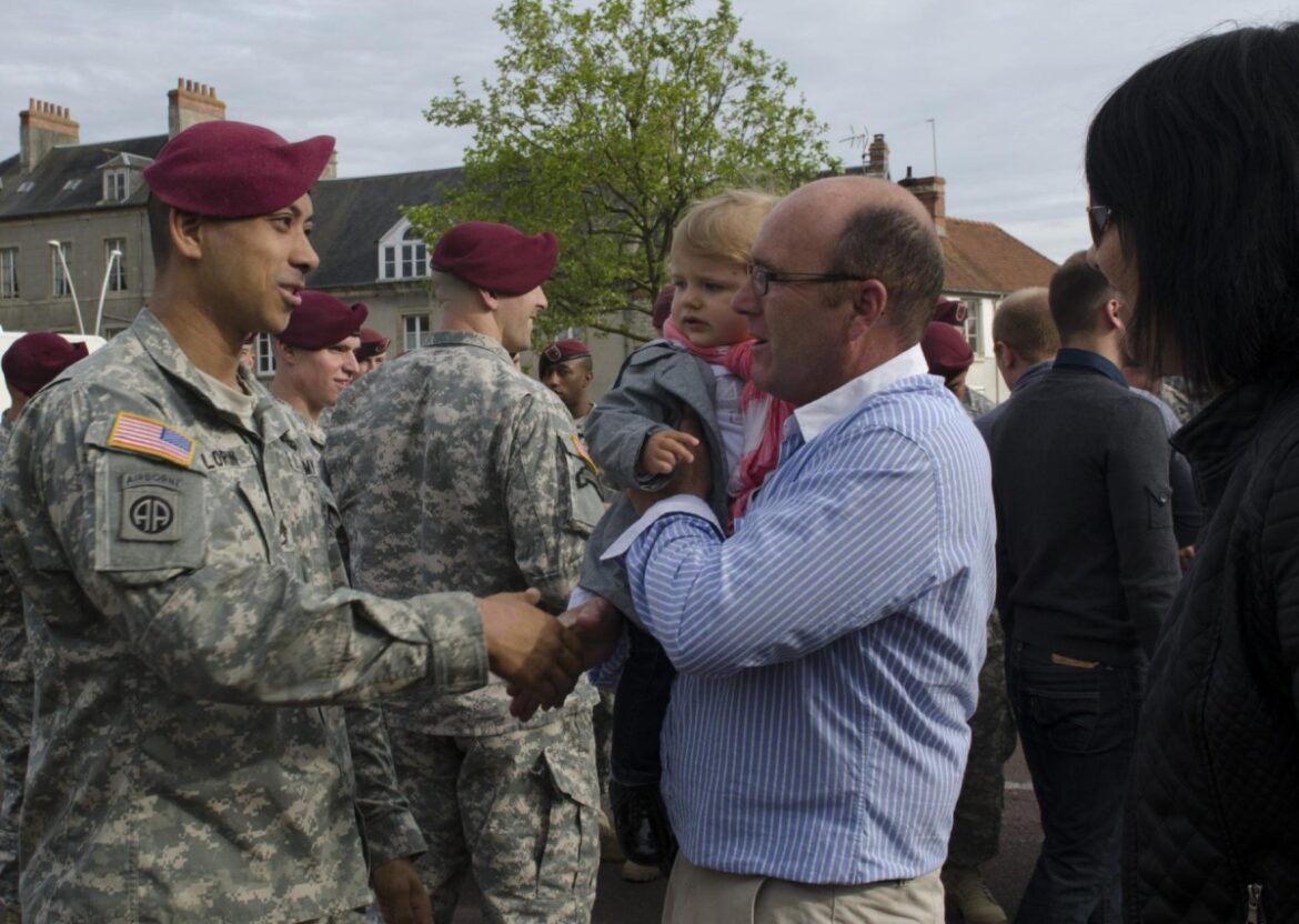 French families host American Soldiers during Normandy commemoration | Article