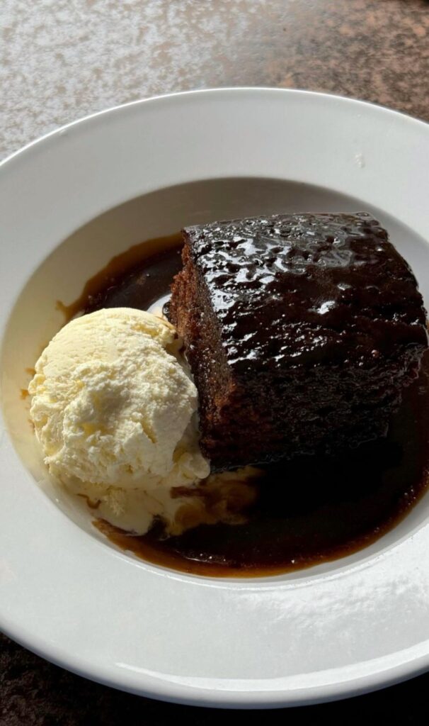 Chocolate cake with Ice cream