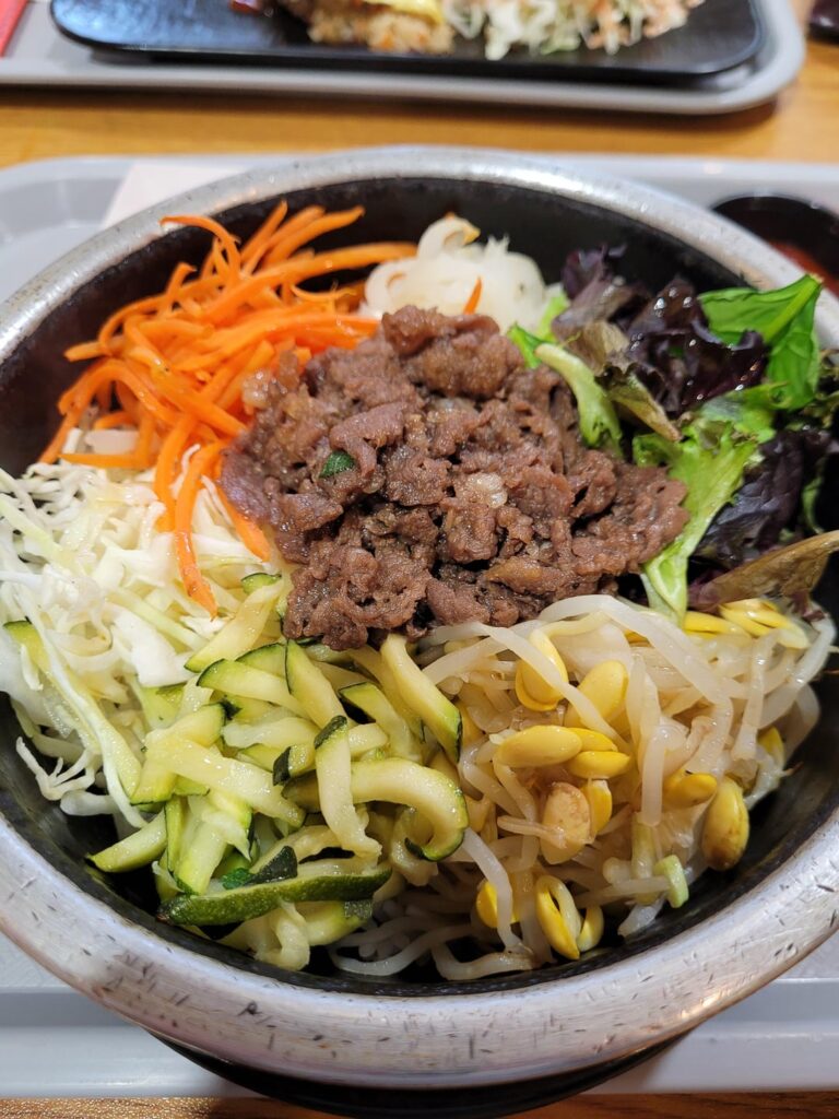 I tried bulgogi dolsot bibimbap at Hmart for the first time!