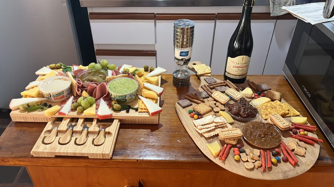 My friends came to visit me from Texas to Colombia so I surprised them with this… first attempt 😌