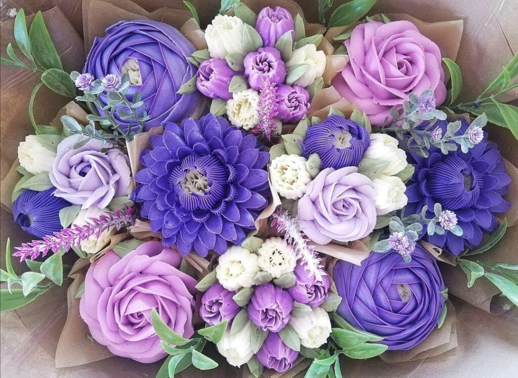Thank you for appreciating our flowers, I show my mom every comment and it completely makes her week. Again, thank you to this amazing community. I hope you like our latest bunches! 💜💐