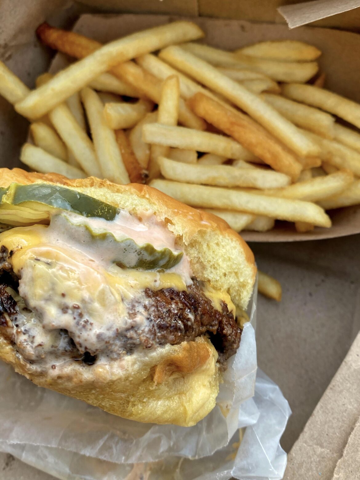 the win~dow at american beauty (venice): double cheeseburger $7.50