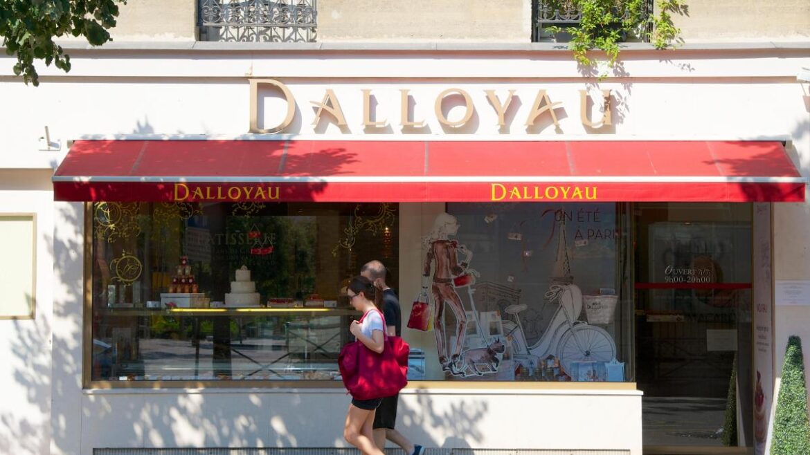 Louis XIV caterer on brink as French lose taste for luxury Louis XIV caterer on brink as French lose taste for luxury