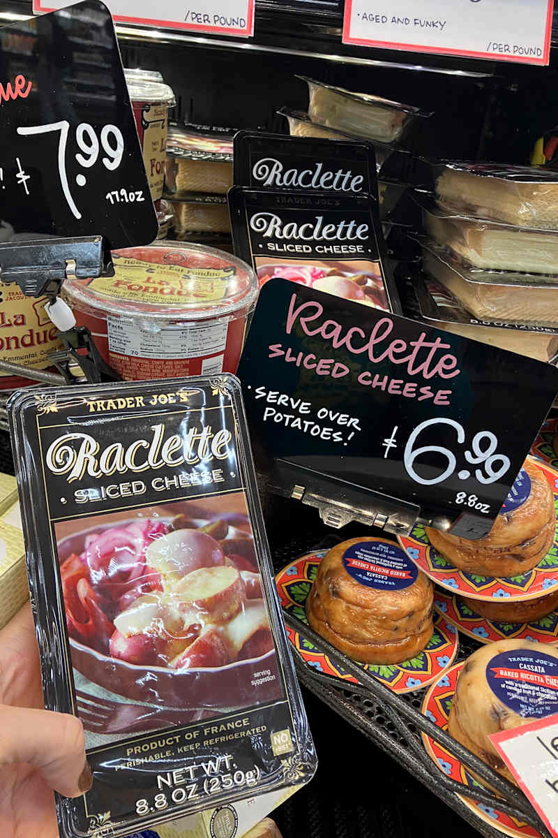 Racllette sliced cheese.