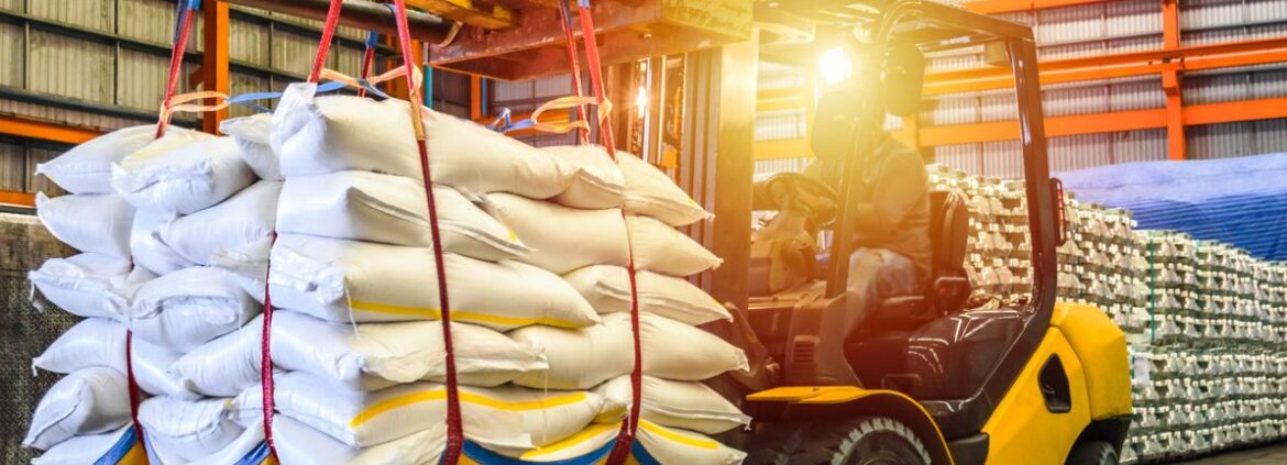 Investing in Performance Food Group (NYSE:PFGC) five years ago would have delivered you a 253% gain Are Investors Undervaluing Performance Food Group Company (NYSE:PFGC) By 27%?