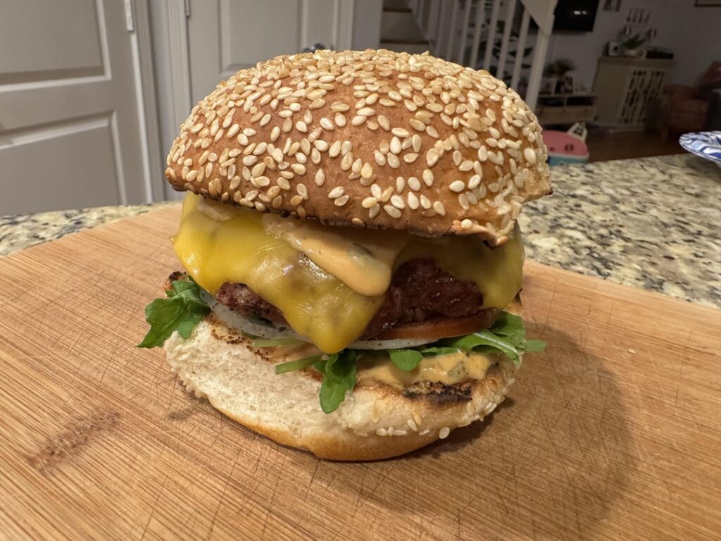 Cheeseburger on the kettle