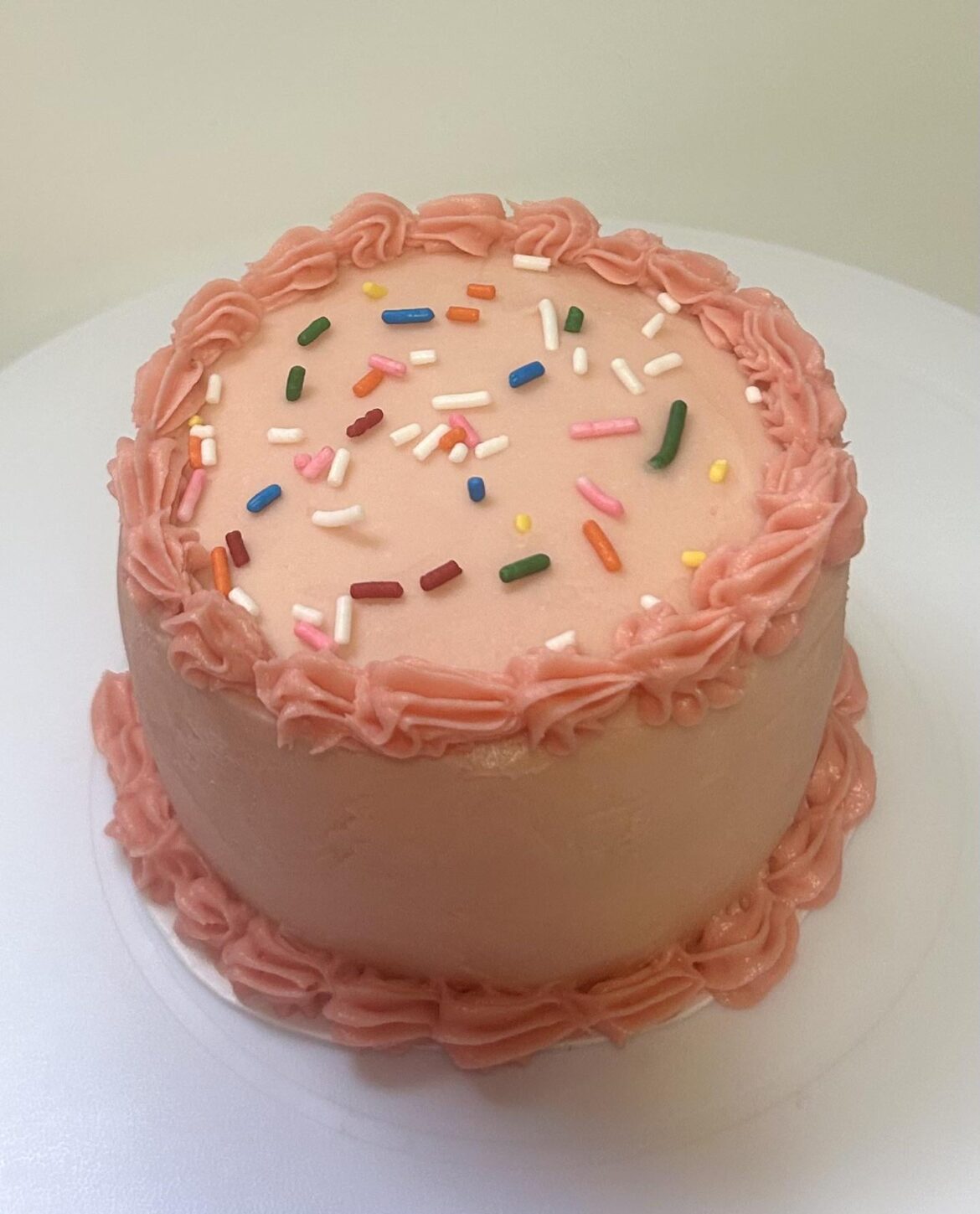 Baby’s first piped cake