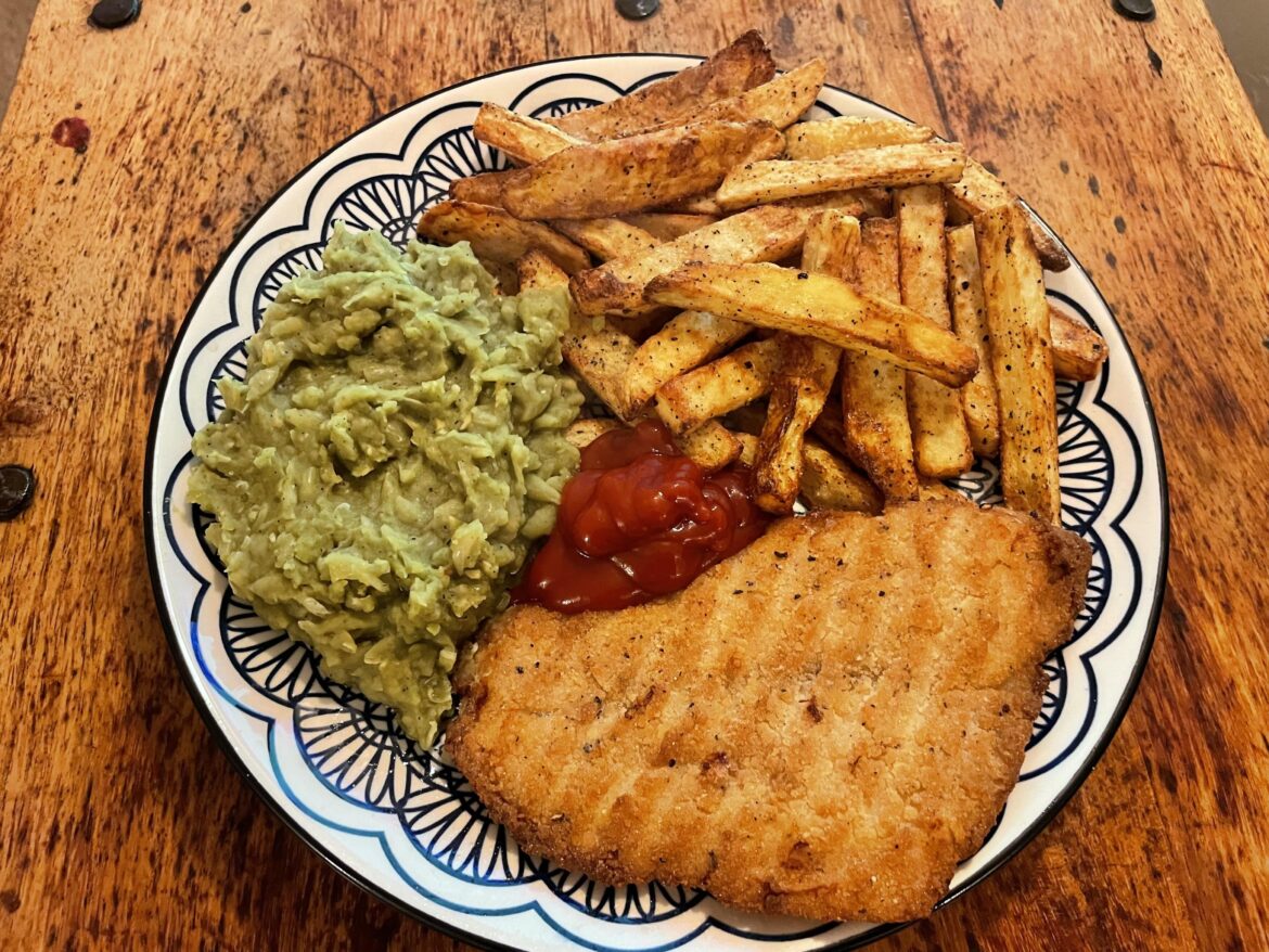 Fish, homemade chips & proper mushy peas