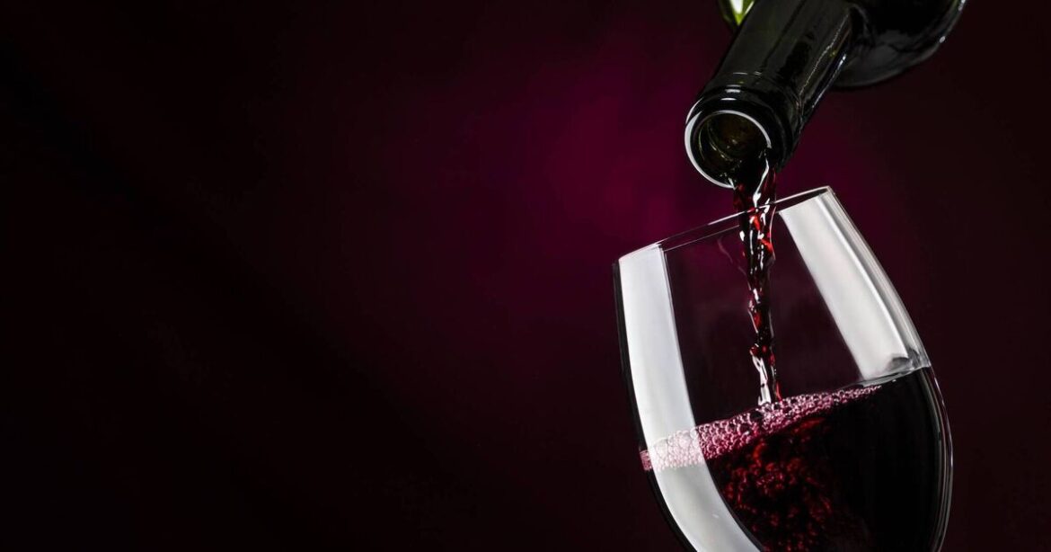 Red wine loses its 'health halo' as experts say a glass a day does not decrease heart disease