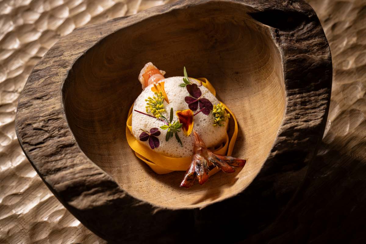 A delicate seafood-focused dish at Sola restaurant in Paris, close to Notre-Dame. (©Ilya Kagan/Sola)