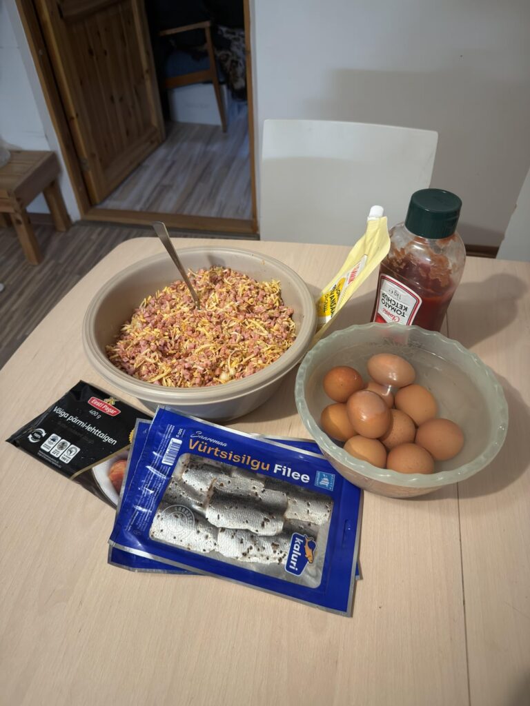 Pizza rolls and sprat pies