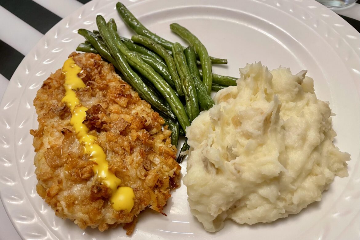 Onion Crunch Chicken with Mashed Potatoes, Roasted Green Beans & Honey Dijon Dressing