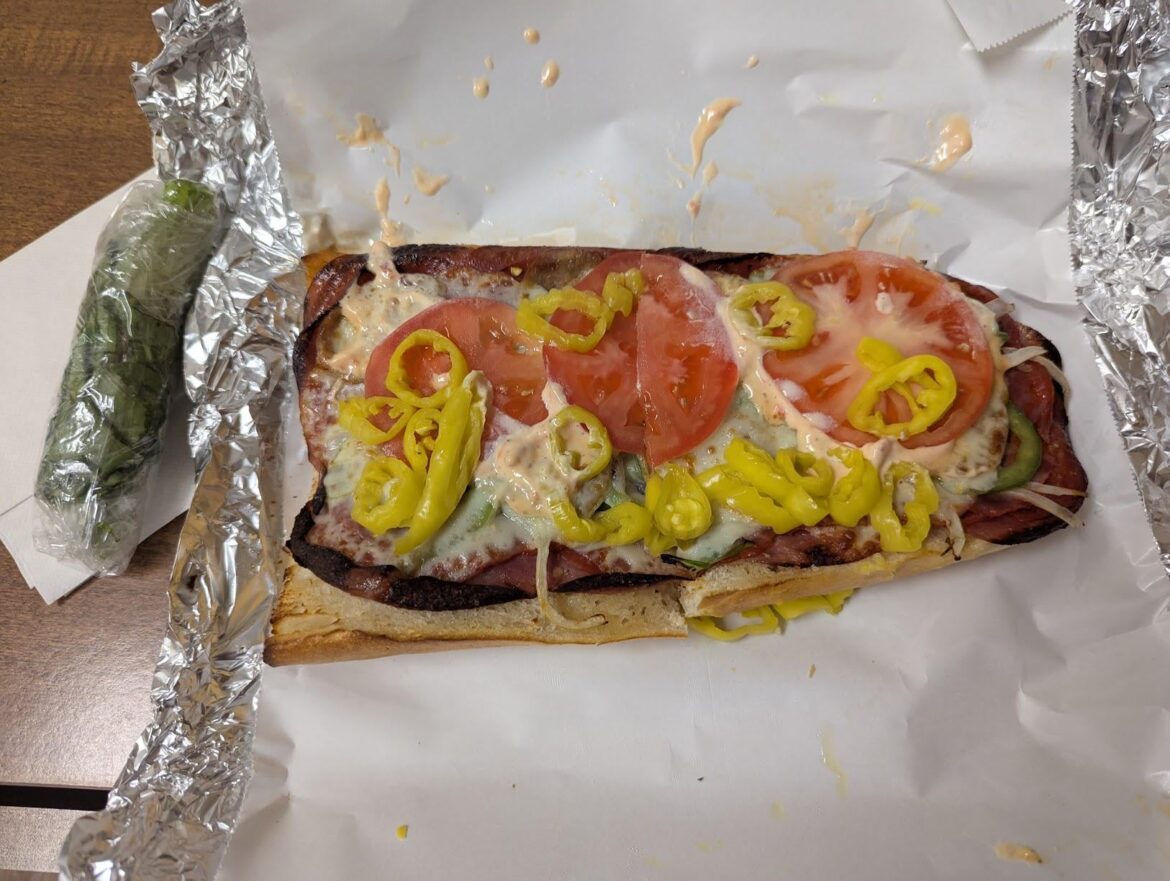 The lettuce comes in a little baggie on the side so it doesn't get soggy