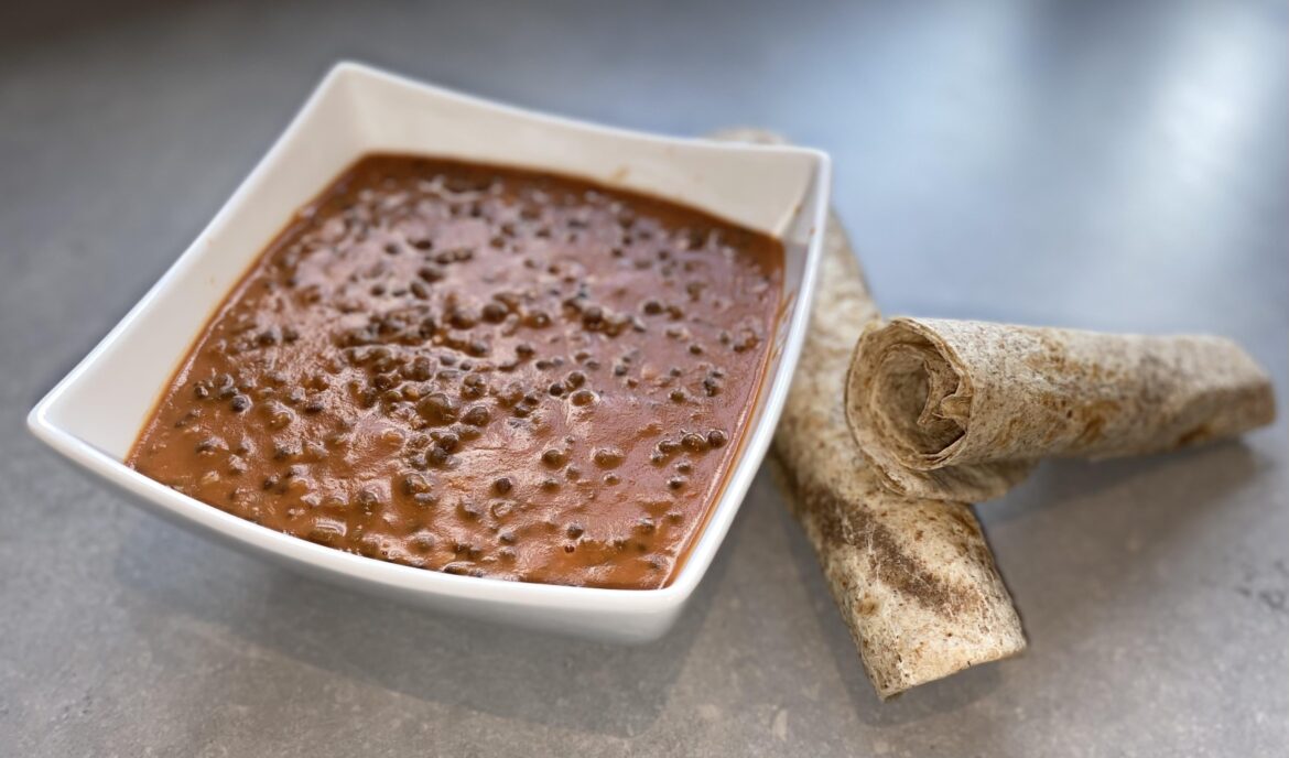 Absolutely love this signature ‘House Black Dal’ influenced from Dishoom cookbook & restaurant. This has been converted to be Whole Food Plant Based/ Vegan, without impacting the incredible flavour! What’s everyone’s favourite Indian/ Dishoom recipe? Full recipe below 👇🏼 🤔🍚🥘🫓🍛