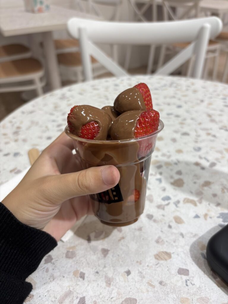Calories in this Chocolate Strawberry cup?