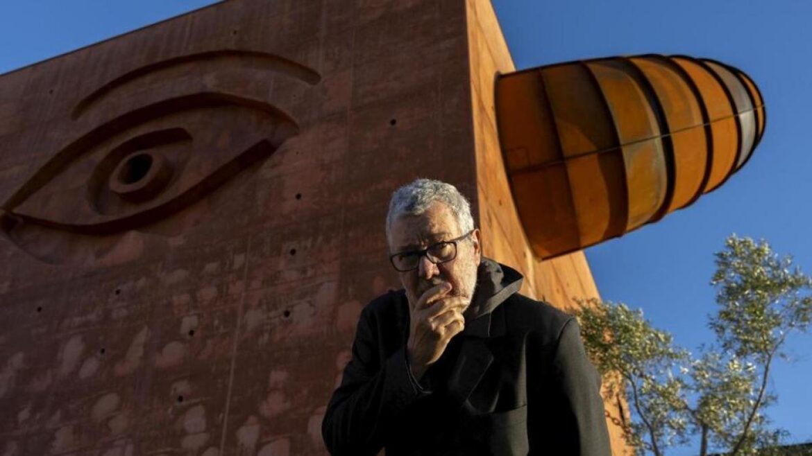 The French architect Philippe Starck opens a avant-garde oil mill in Ronda (Málaga) The French architect Philippe Starck opens a avant-garde oil mill in Ronda (Málaga)