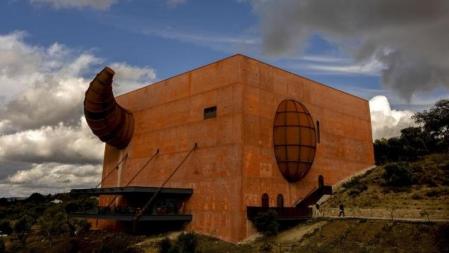 La nueva almazara de Philippe Starck en Ronda