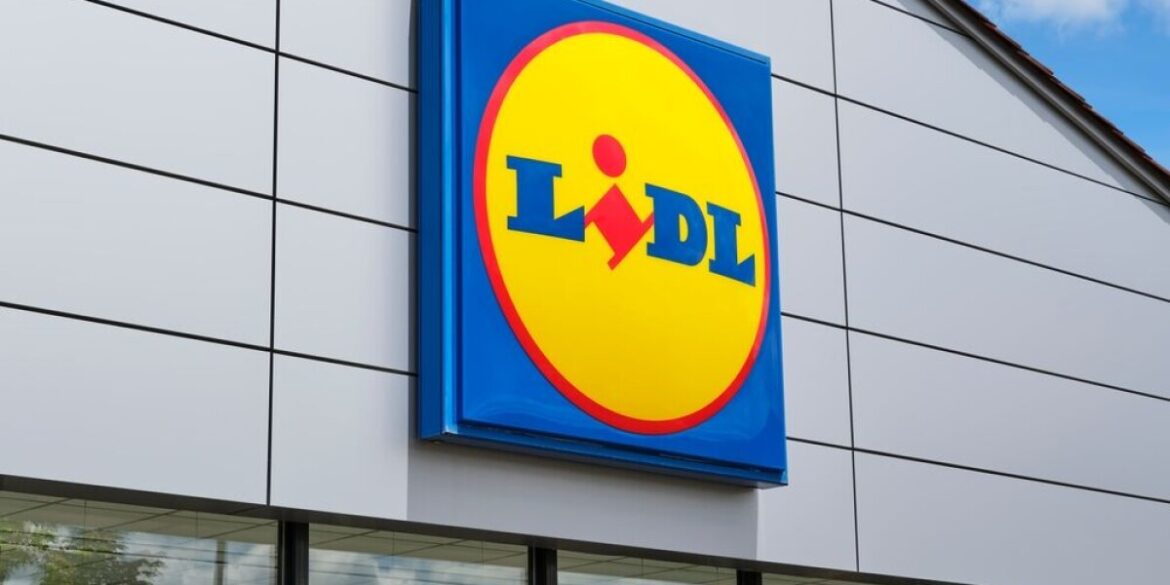 French Winemakers Protest Low Wine Prices in Vaucluse and Gard