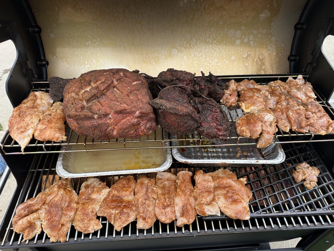 Maiden Voyage on the Searwood XL - Beef Cheeks, Pulled Pork