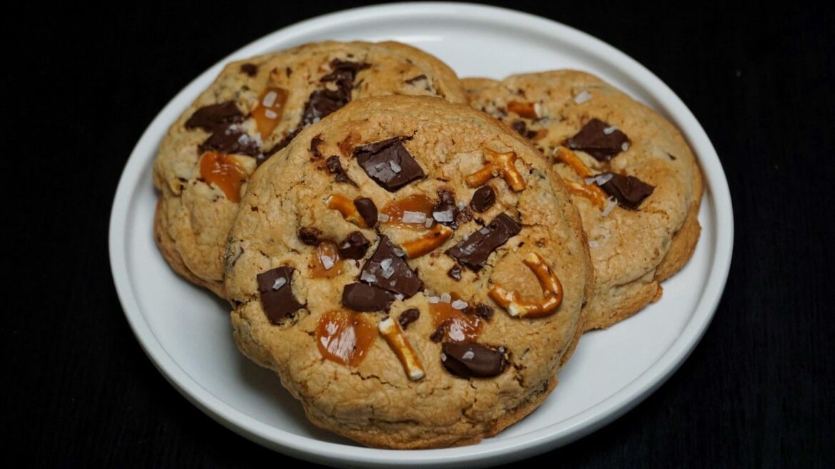 Chocolate Chip Pretzels Toffee Cookies