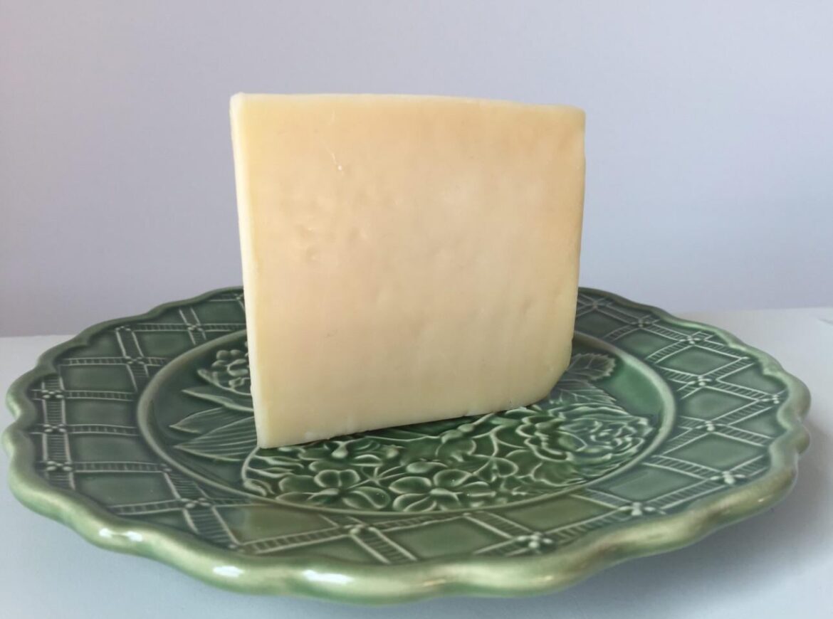 Day 1613 of posting images of cheese until I run out of cheese types: Swisserella