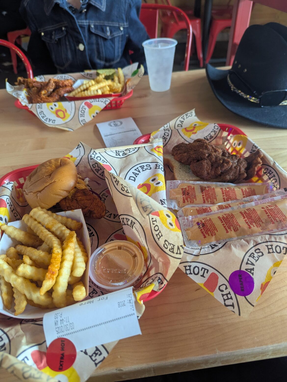 Update: daves hot chicken Update: daves hot chicken