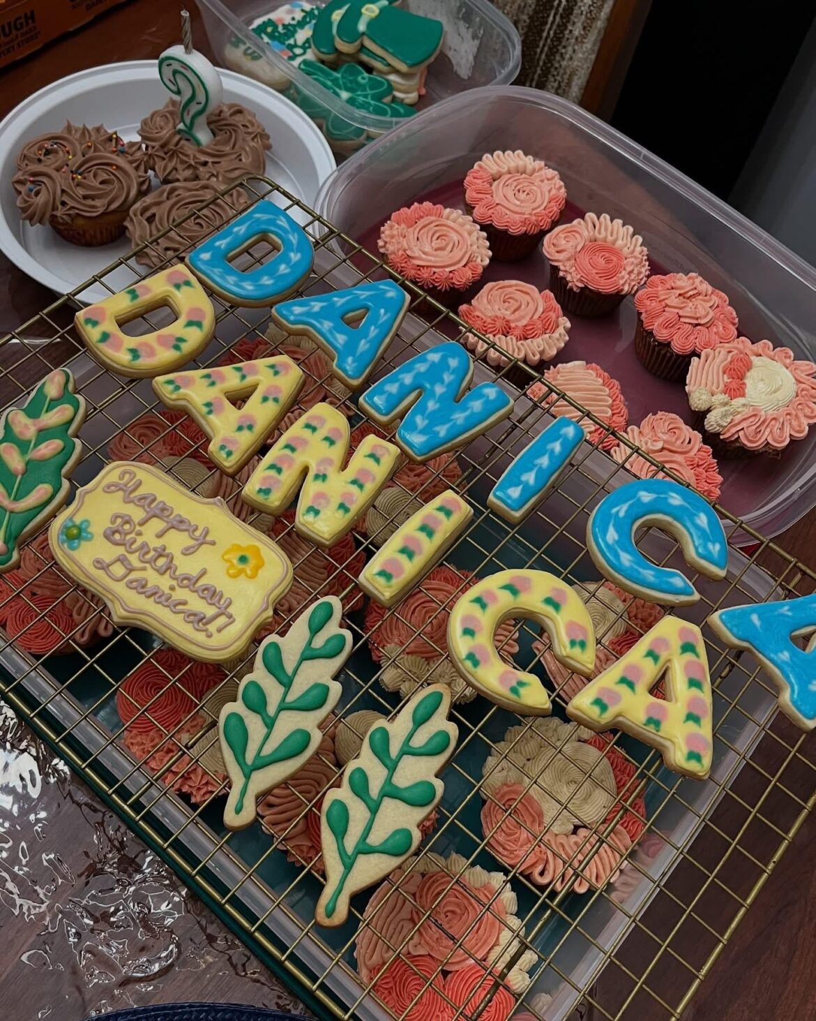 Cookies and Cupcakes for the Roommate!