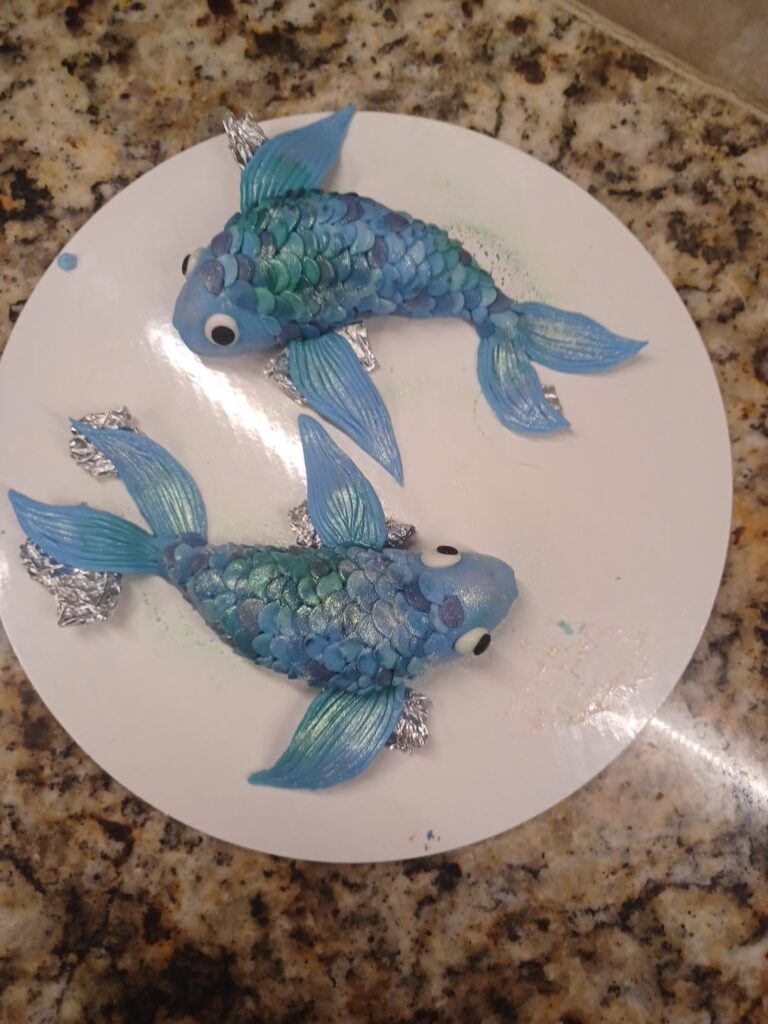 Proud of the fondant fish I made.