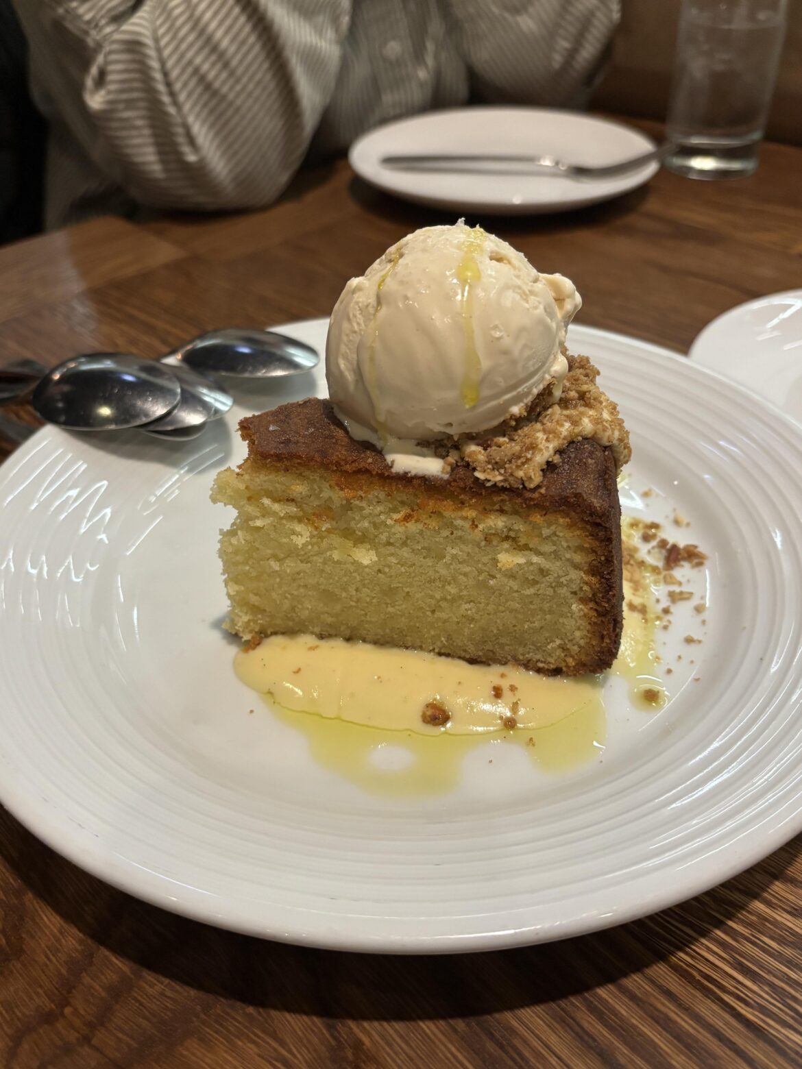 the BEST vanilla cake I’ve ever had