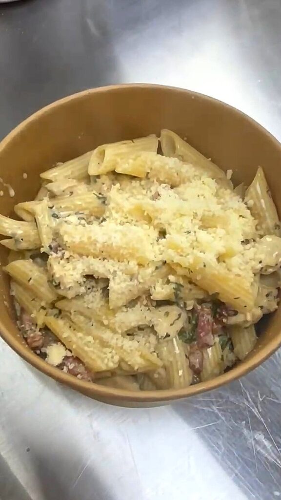 Penne Polo et Pancetta
