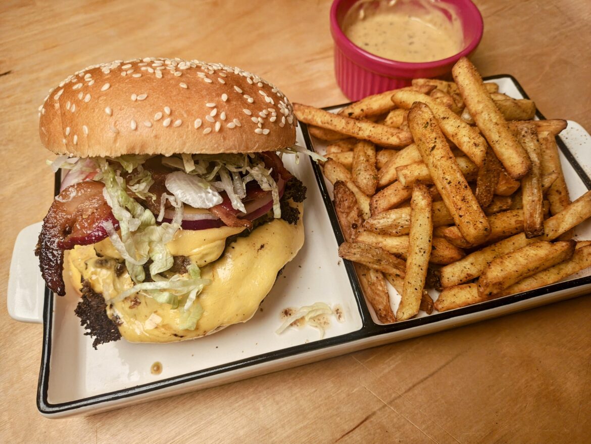 Double bacon not-quite-smash with spoicy sauce