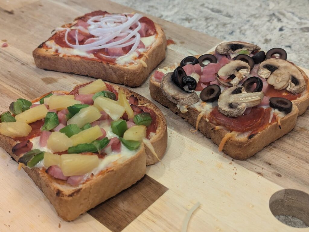 "French bread" pizza - 373 calories, 56g protein, and 28g fiber for all 3pcs