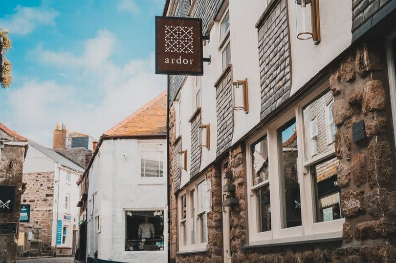 Ardor in St Ives