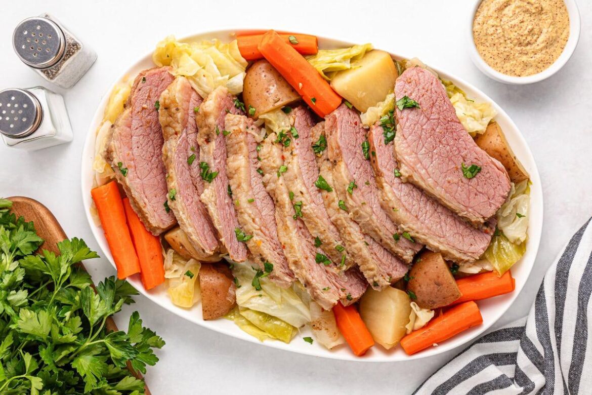 Slow Cooker Corned Beef and Cabbage